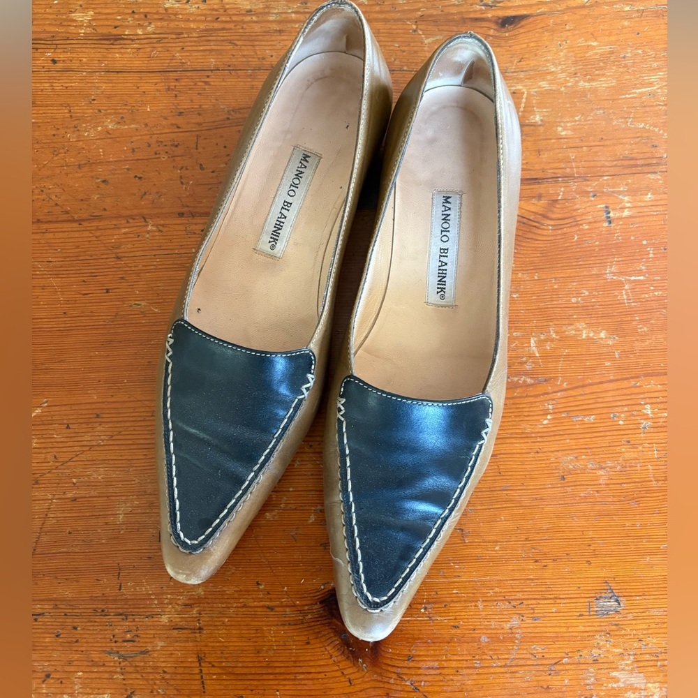 Vintage Manolo Blahnik two tone flat